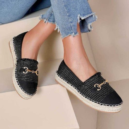 Espadrilles à bout noir et boucle