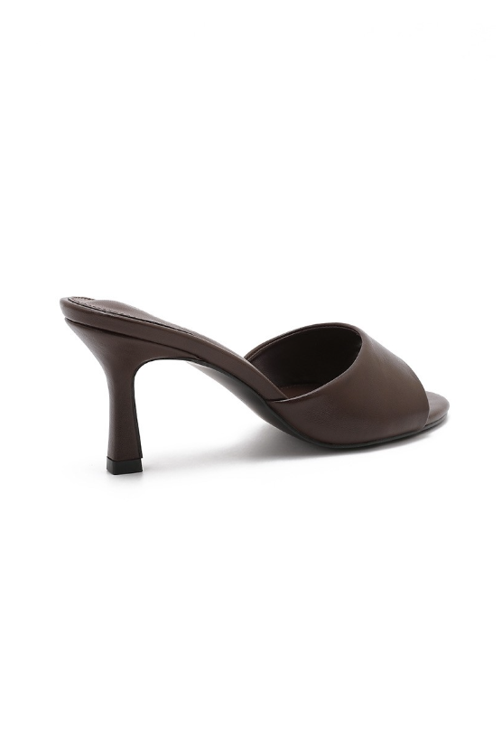 Sandales à talons simple avec bout ouvert et rond