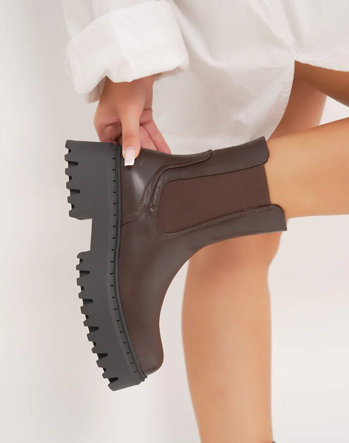 Brodequin femme style à plateforme crantée et intérieur fourré