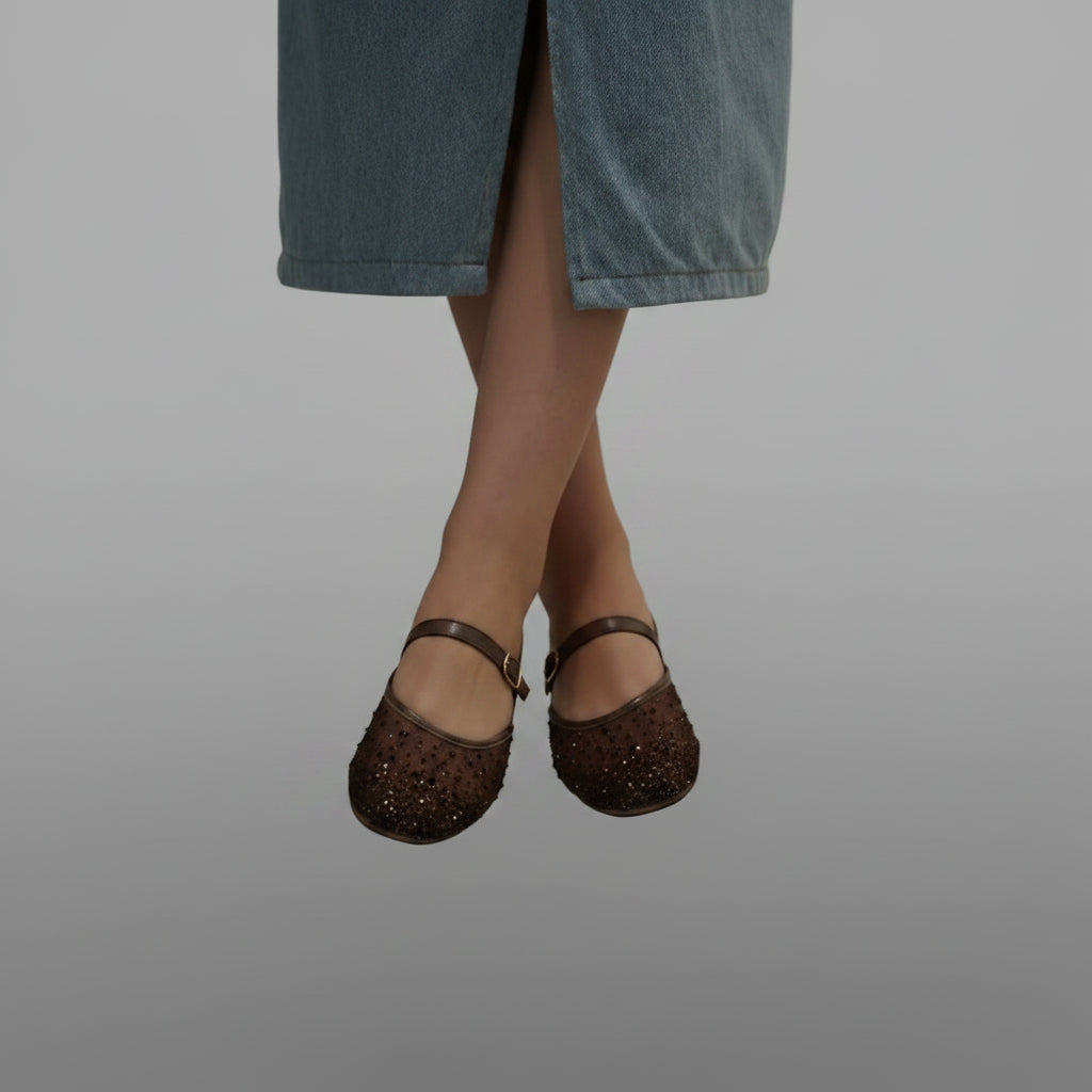 Ballerine silhouette