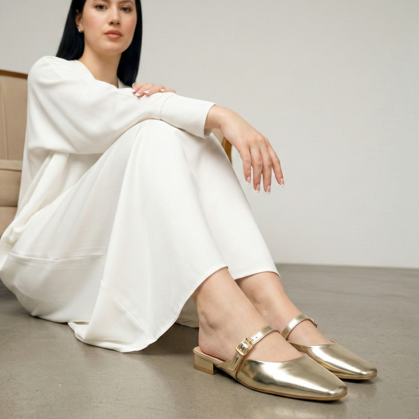 Babouche à bride avec boucle