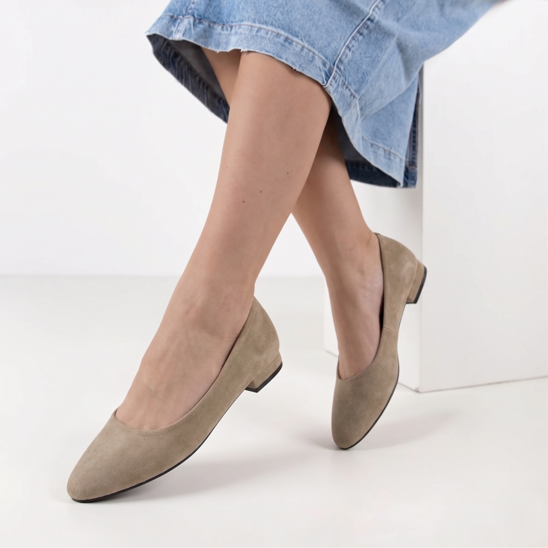 Ballerines à petit talon, bout rond, style épuré