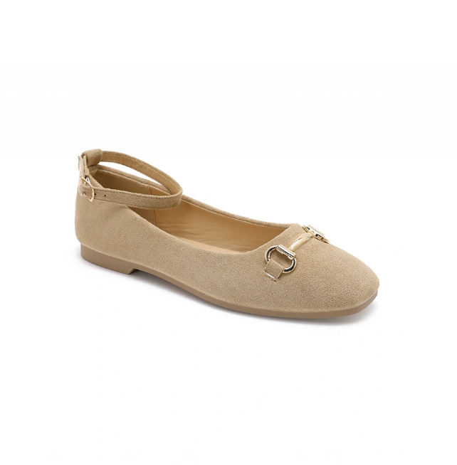 Ballerine à boucle et lanière