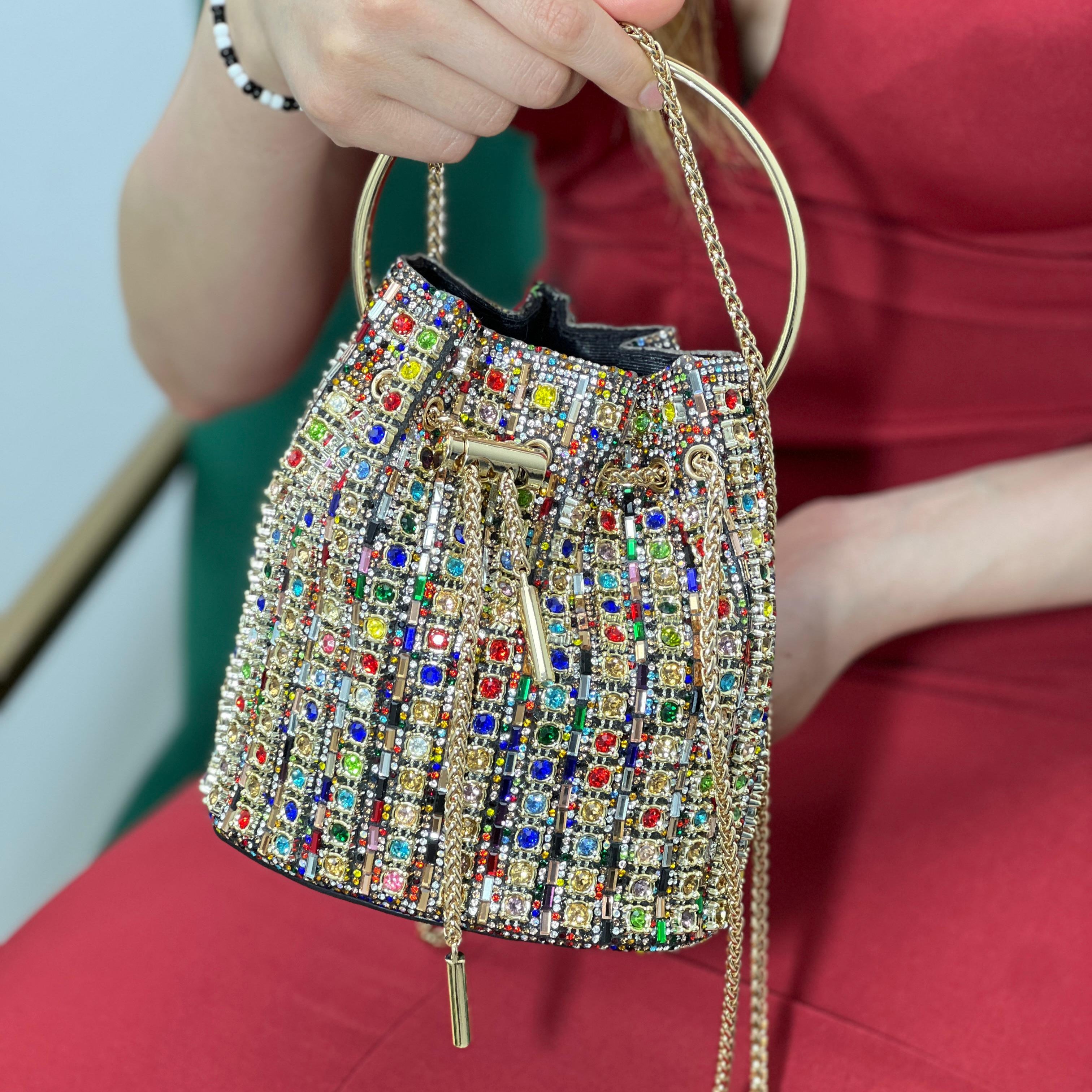 Petite pochette de soirée pour femme plein de diamants
