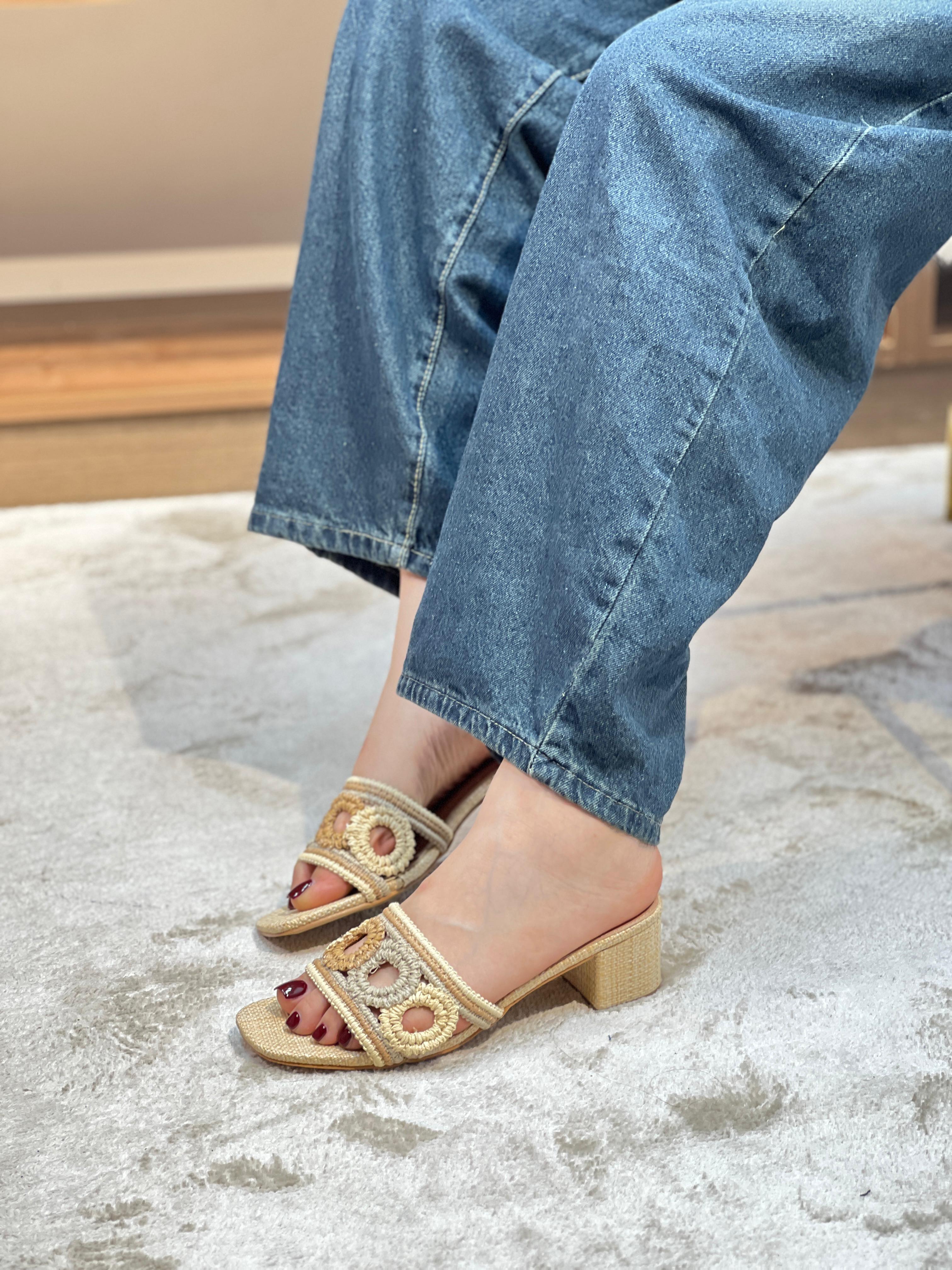 Sandale femme talon carré