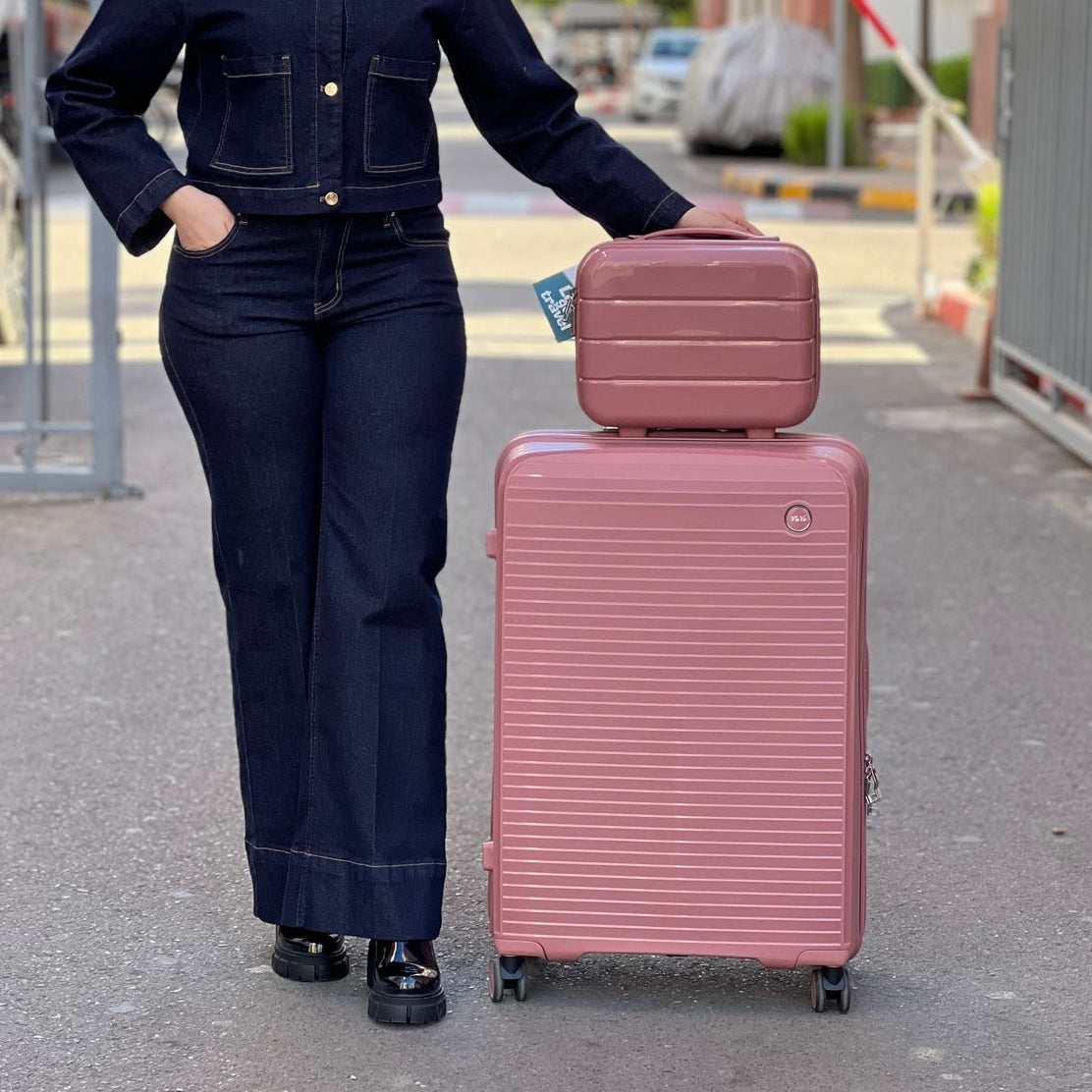 Valises Avec Détail De Cadenas Et Mécanisme De Traction