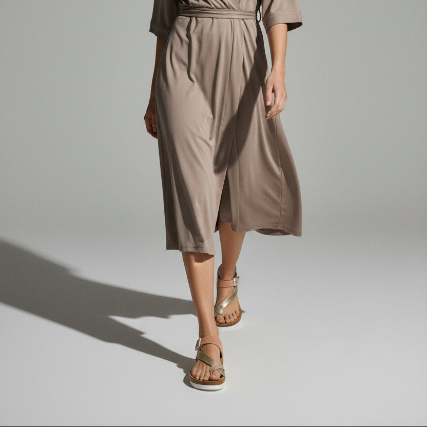 Sandale Compensée Style "Bio" à Bride Asymétrique