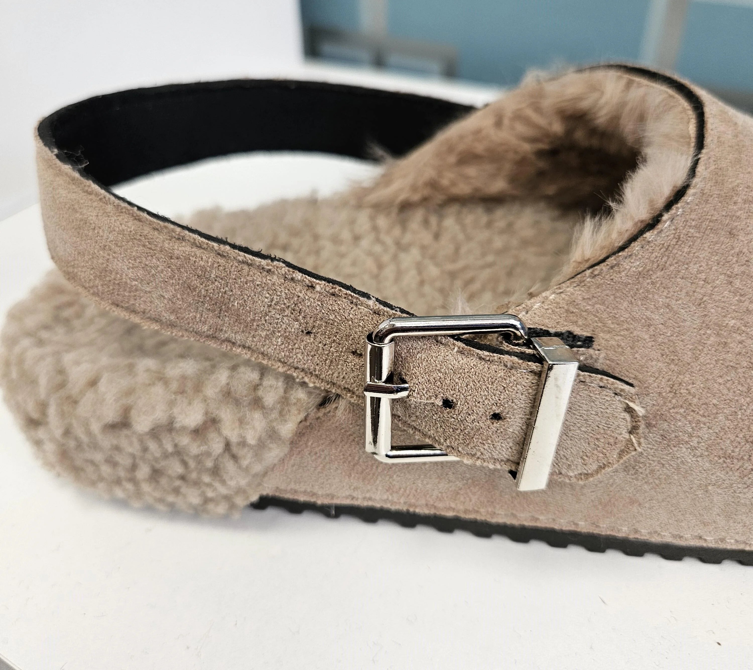chaussons d'intérieur/extérieur unicolores en peluche à la mode