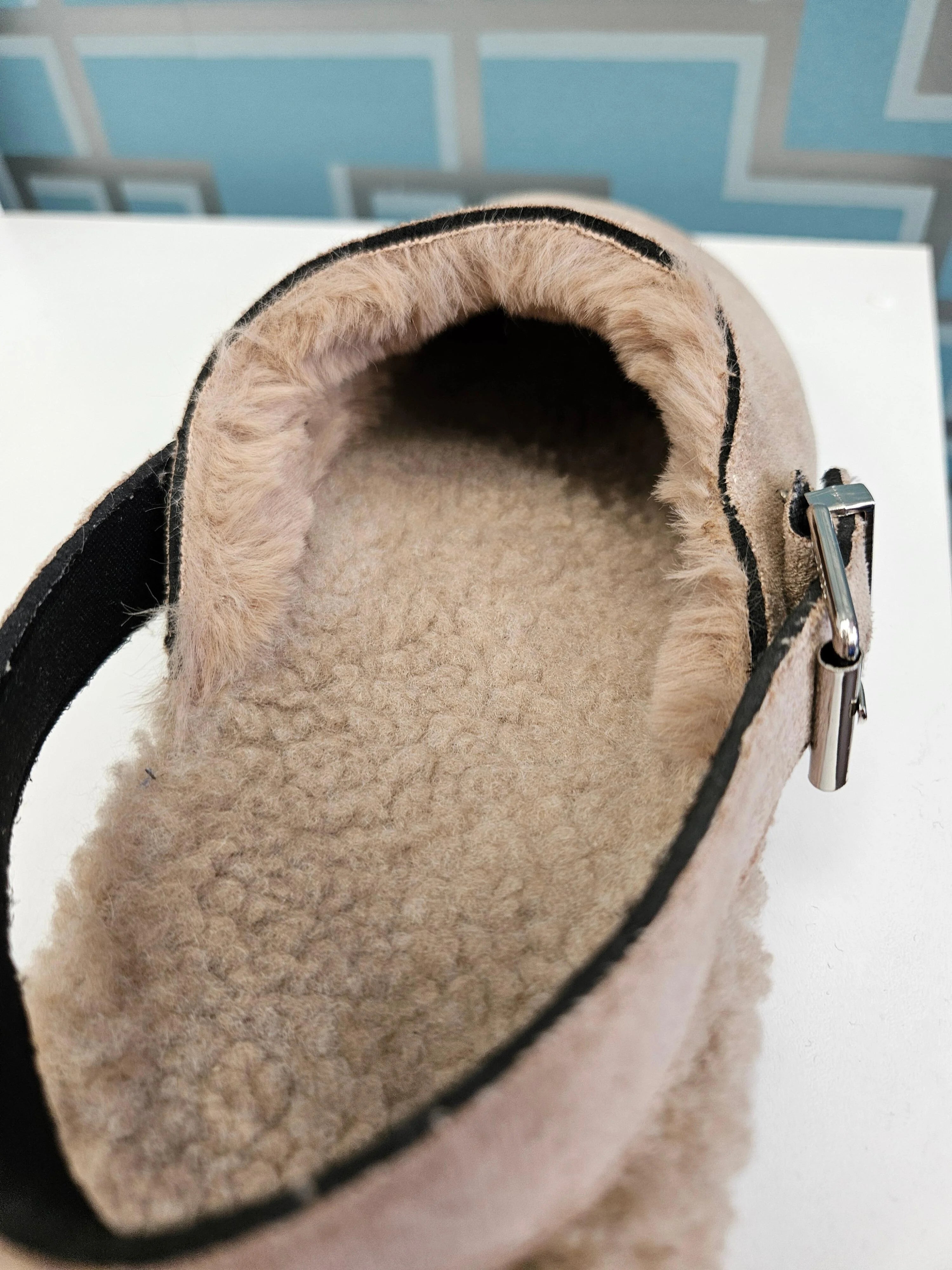 chaussons d'intérieur/extérieur unicolores en peluche à la mode