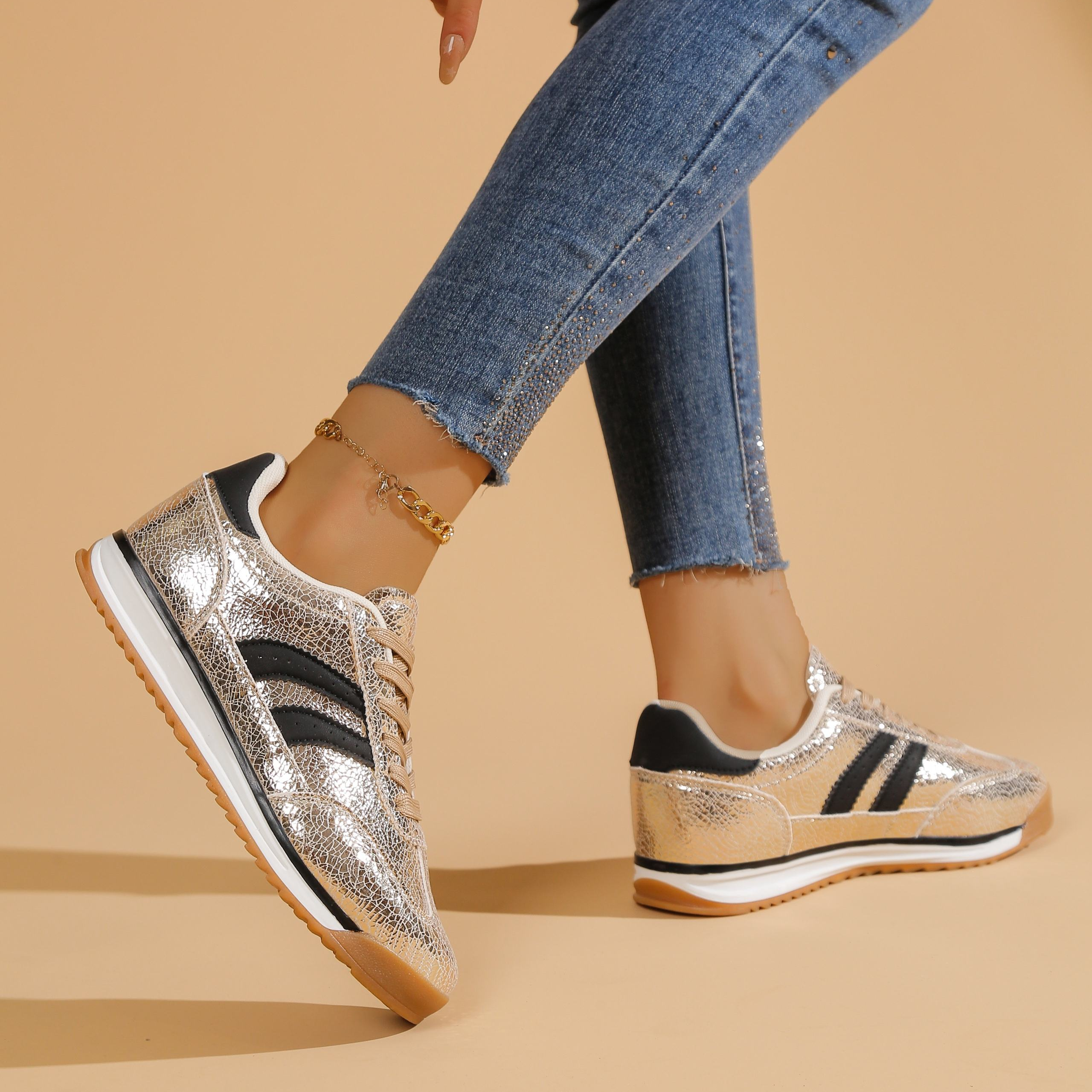 Baskets en suédine et toile