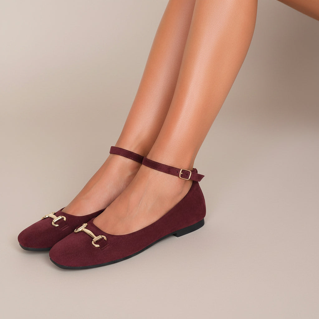 Ballerine à boucle et lanière