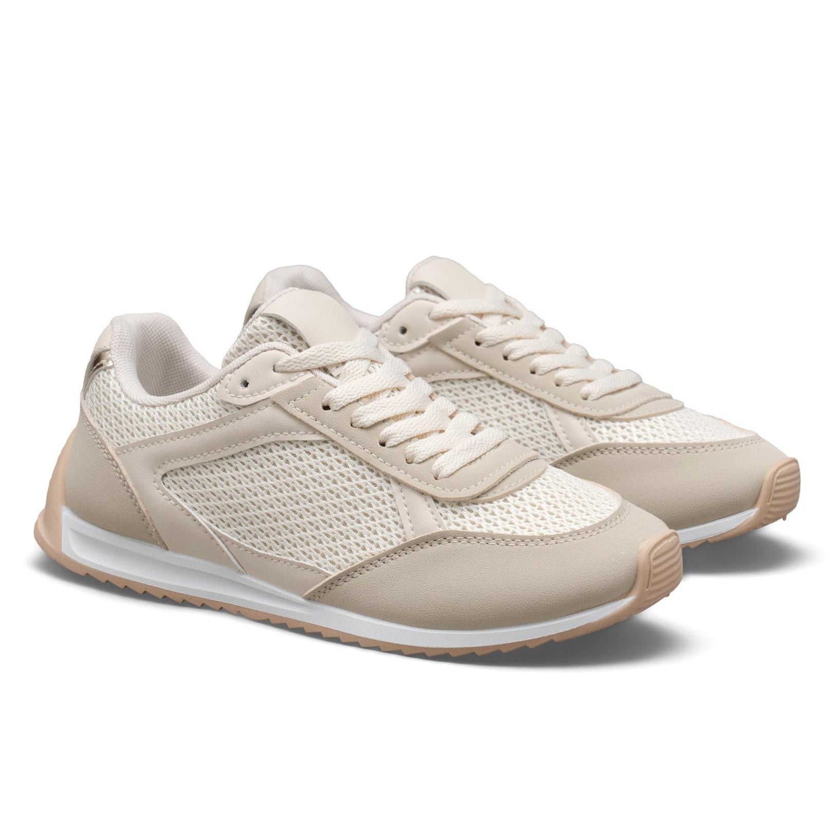 Baskets basiques avec une combinaison de matériaux