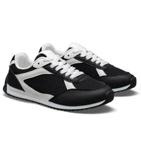 Baskets basiques avec une combinaison de matériaux