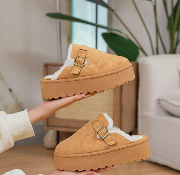 Tongs à plateforme en fourrure douce