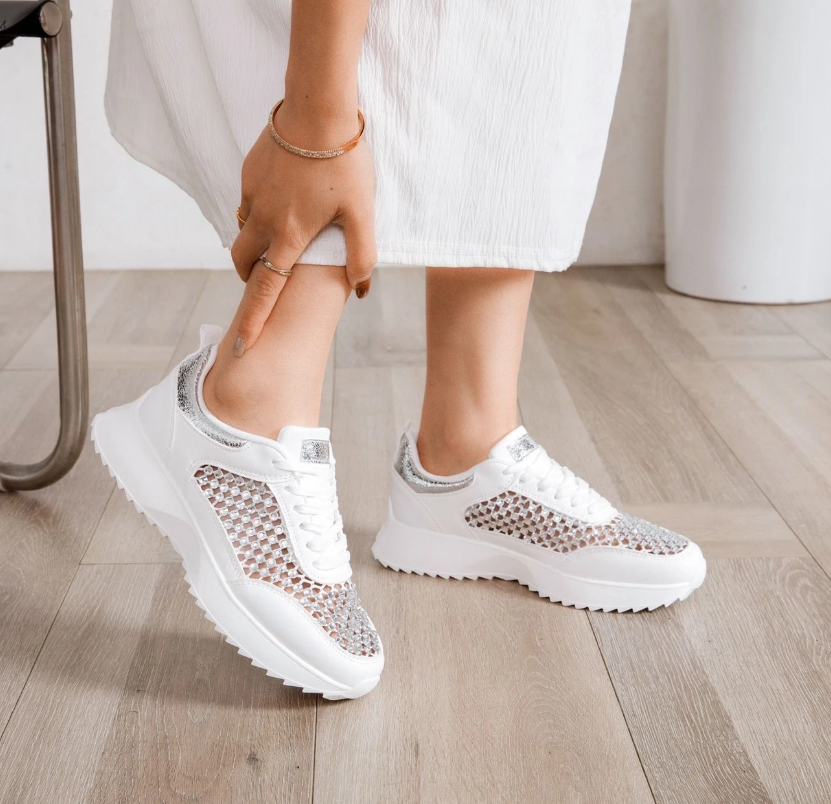 Baskets ajourées à strass